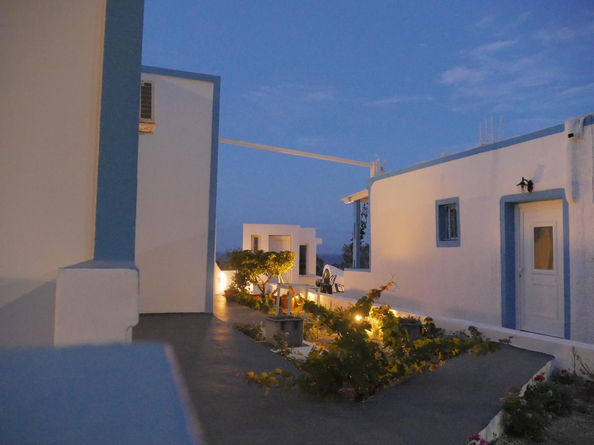 Ancient Thera Studios Kamari&Swimming Pool Exterior foto